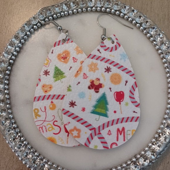 White Leather Teardrop Merry Christmas Santa Tree Dangle Drop Earrings - Picture 1 of 5